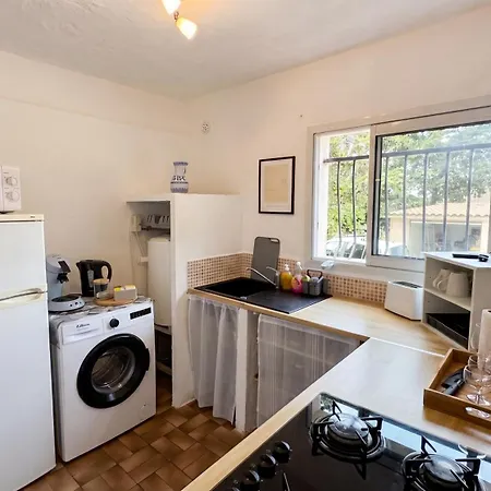 Cosy & Lumineux, Parking Prive, A 5 Min Apartman Fréjus