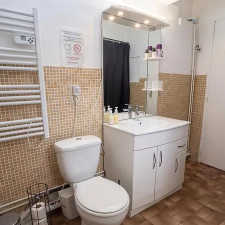 Cosy & Lumineux, Parking Prive, A 5 Min Apartman